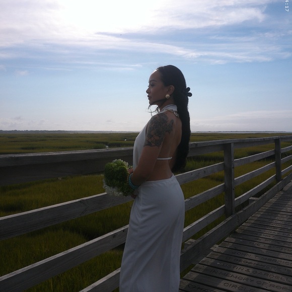 White Deep-Cut Halter Backless Maxi Dress - Picture 4 of 4